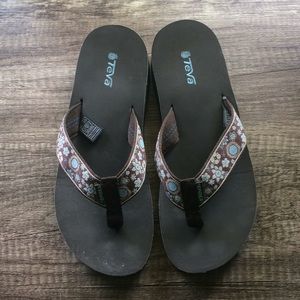 Teva flip flops, 1 1/2in heel